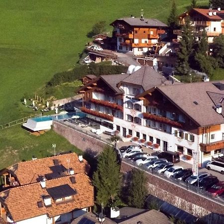 Hotel Interski Santa Cristina Val Gardena Εξωτερικό φωτογραφία